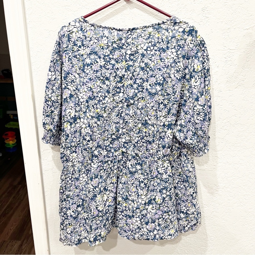 Lane Bryant Top Women's 24 Ditsy Floral Blue & White Button‎ Puff Sleeve NWT - Picture 2 of 10